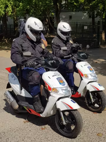 Két keréken a város védelmében