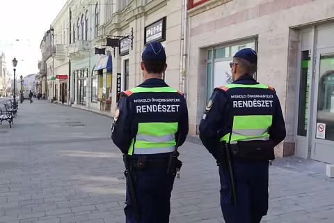 VIGYÁZZUNK A CSALÓKKAL! A RENDÉSZEK NYÚJTANAK SEGÍTSÉGET!