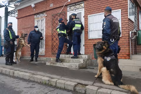 AGRESSZIÓ ÉS ORDIBÁLÁS AZ ÚJGYŐRI FŐTÉREN - RENDKÍVÜLI ELLENŐRZÉST TARTOTTAK