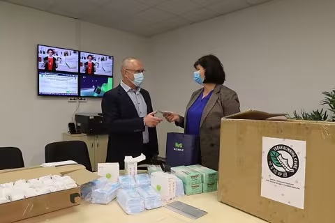 SEGÍTIK AZ ELSŐ VONALBAN DOLGOZÓ RENDÉSZEKET